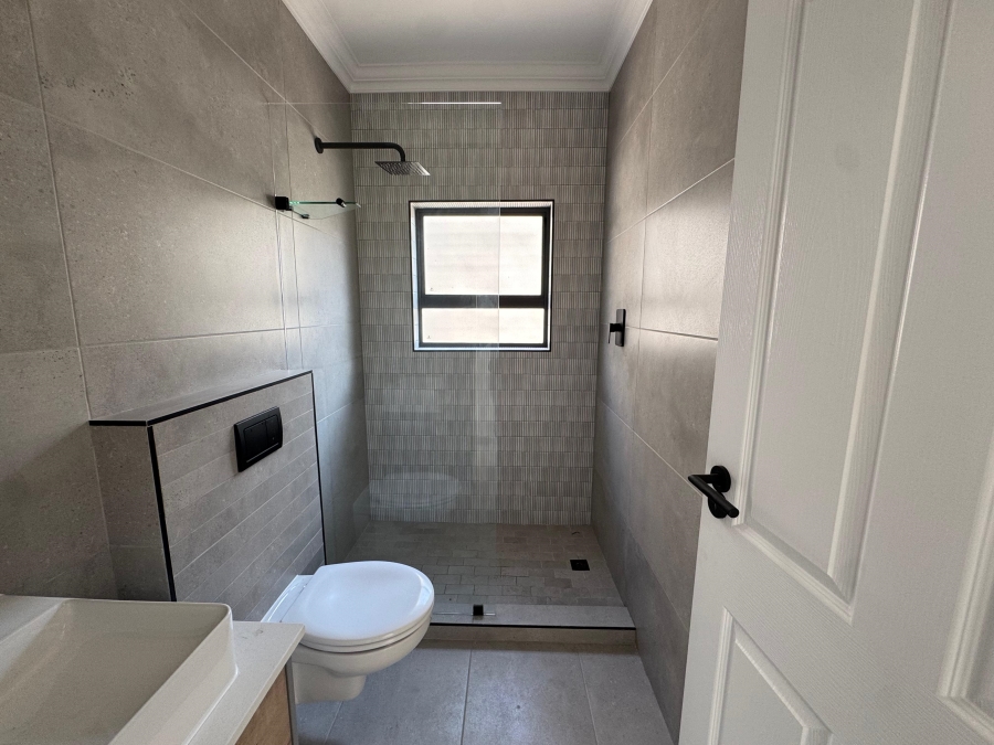 To Let 4 Bedroom Property for Rent in Sandown Estate Western Cape